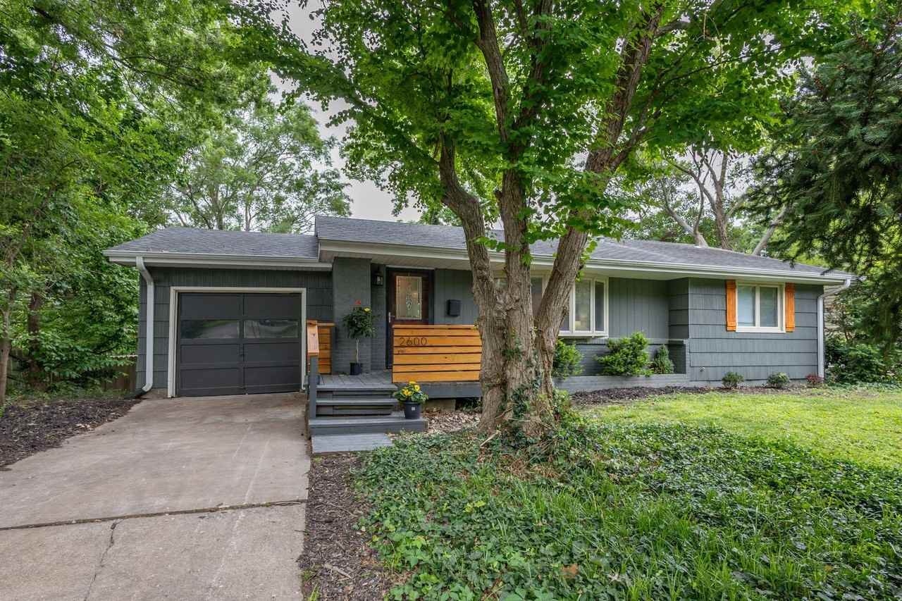 2600 Highland Dr - Photo 3 of 37