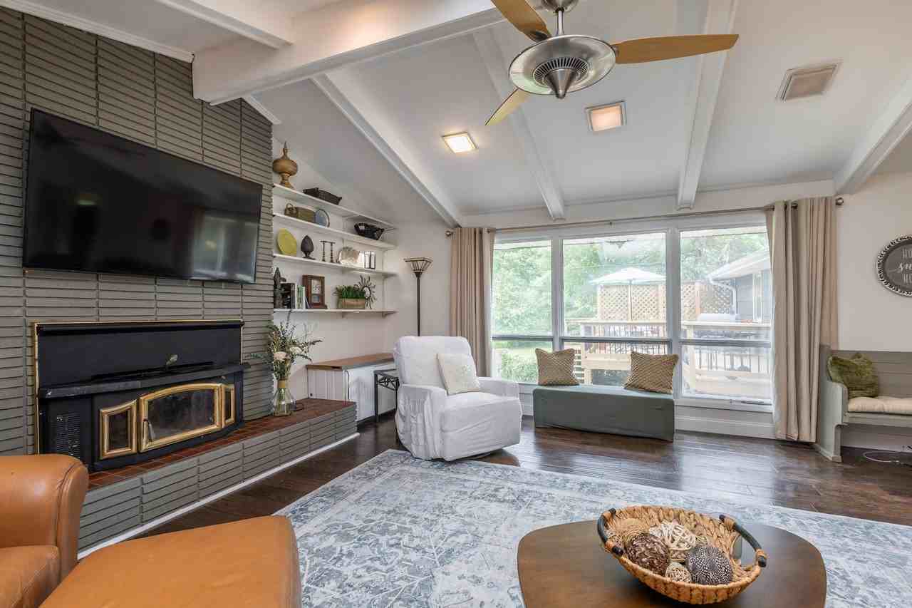 2600 Highland Dr - Photo 5 of 37