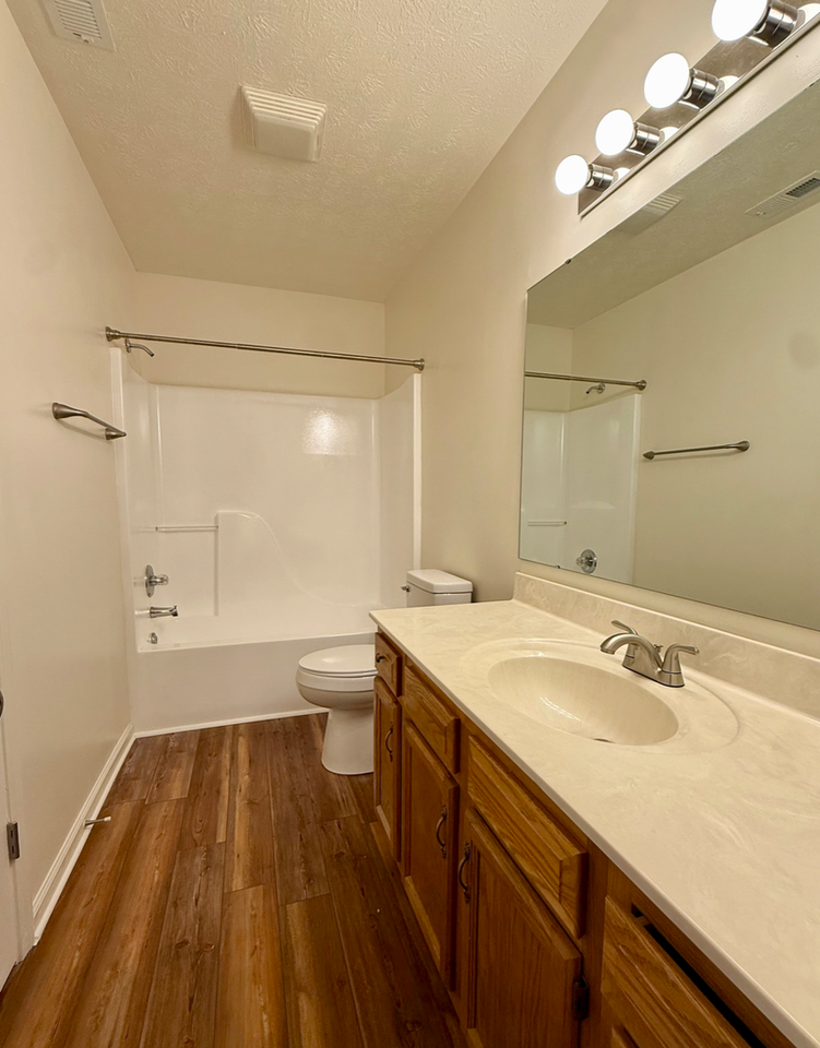 320 Woodberry Dr - Photo 6 of 11