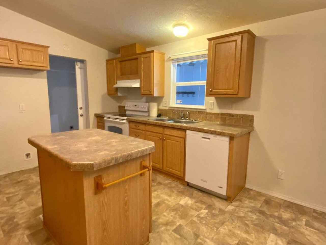 230 Oak Leaf Ln - Photo 3 of 12
