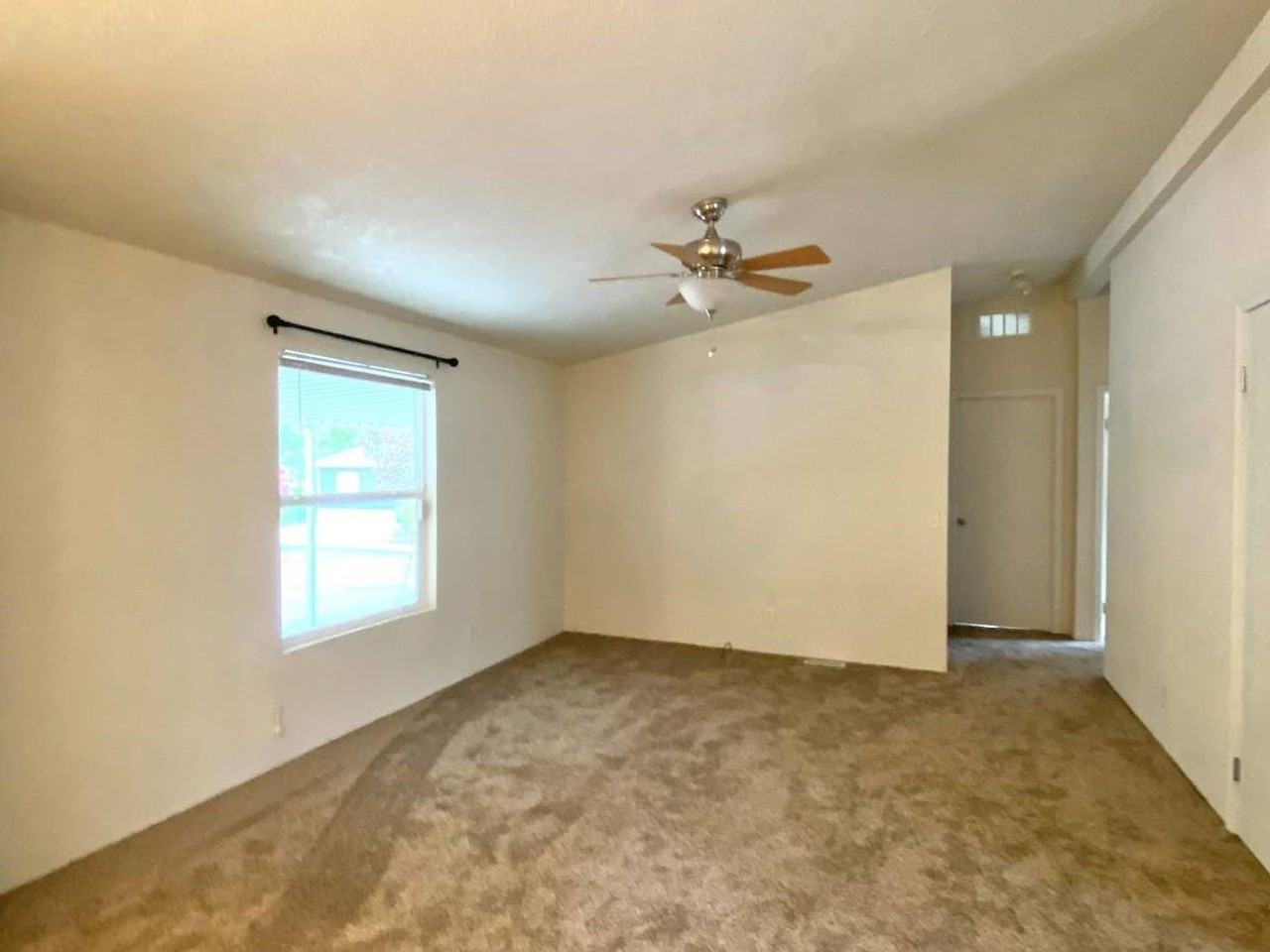 230 Oak Leaf Ln - Photo 5 of 12