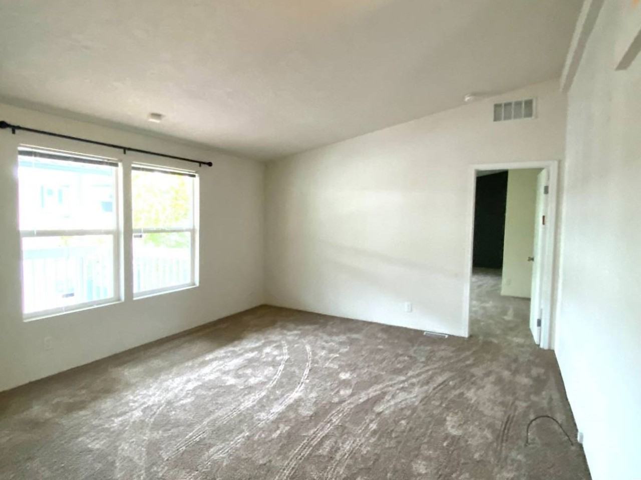 230 Oak Leaf Ln - Photo 6 of 12