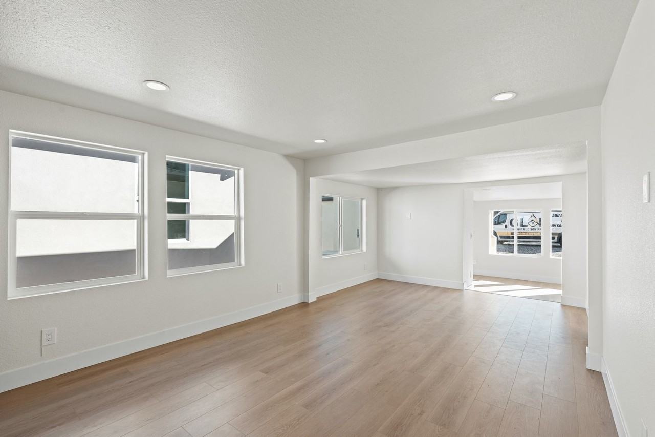 3109 29th Ave - Photo 2 of 16