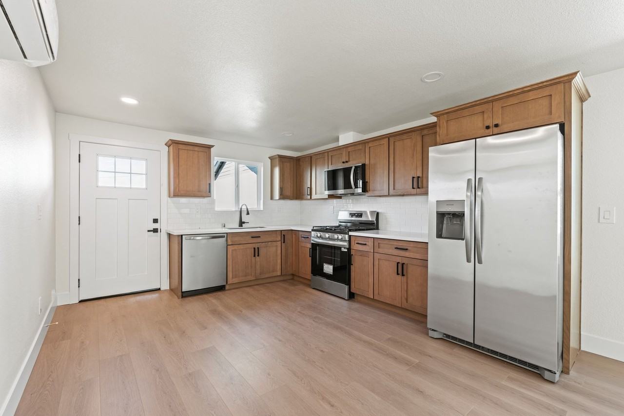 3109 29th Ave - Photo 3 of 16
