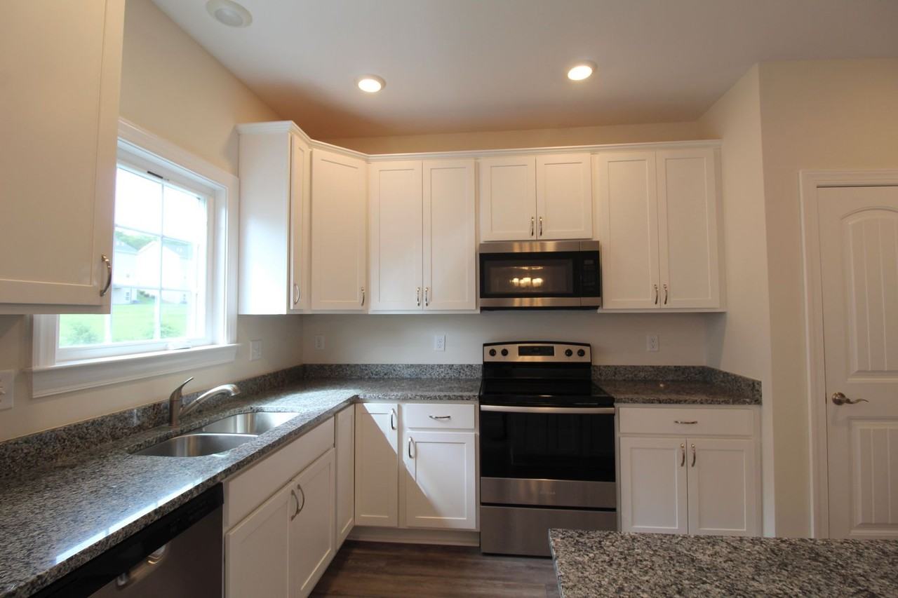 1174 Harvest Ct - Photo 5 of 27