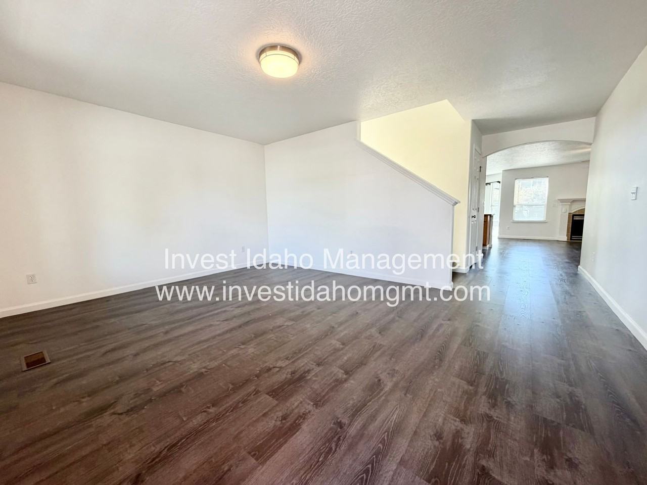 17383 N Chouteau Ave - Photo 4 of 24