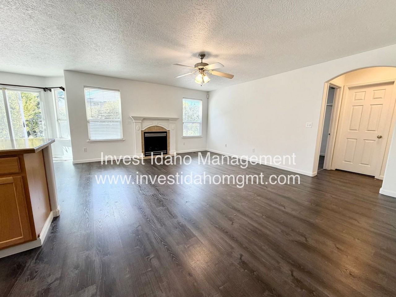 17383 N Chouteau Ave - Photo 7 of 24