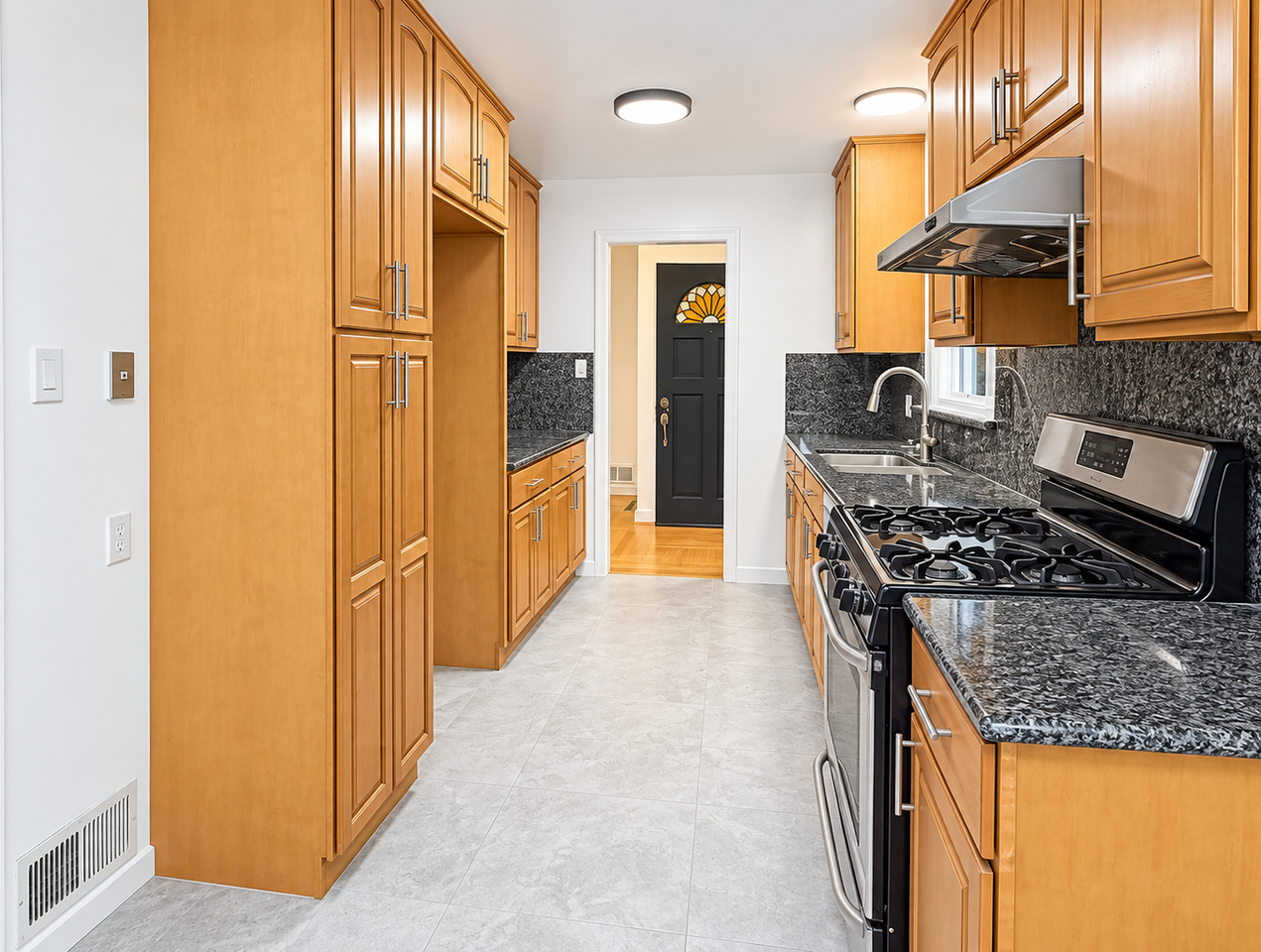 747 Ashbury Ave - Photo 2 of 22