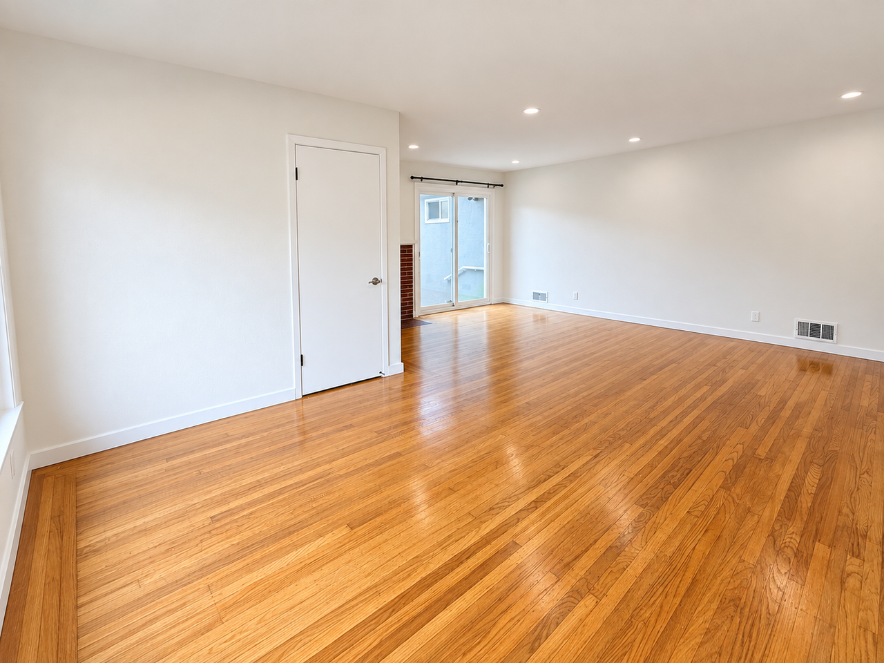 747 Ashbury Ave - Photo 6 of 22