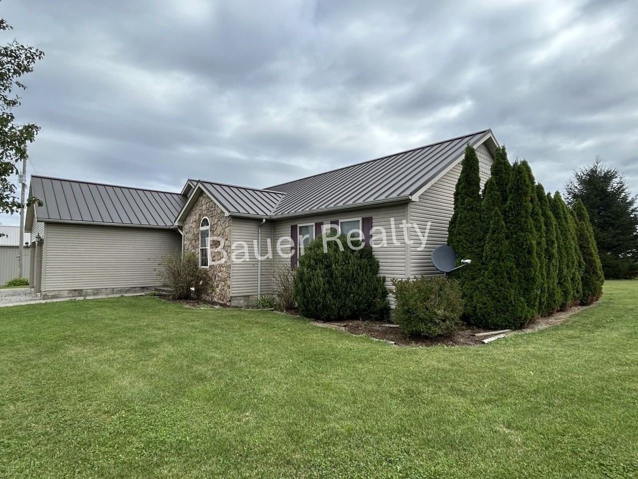 5256 Champion Rd - Photo 3 of 40