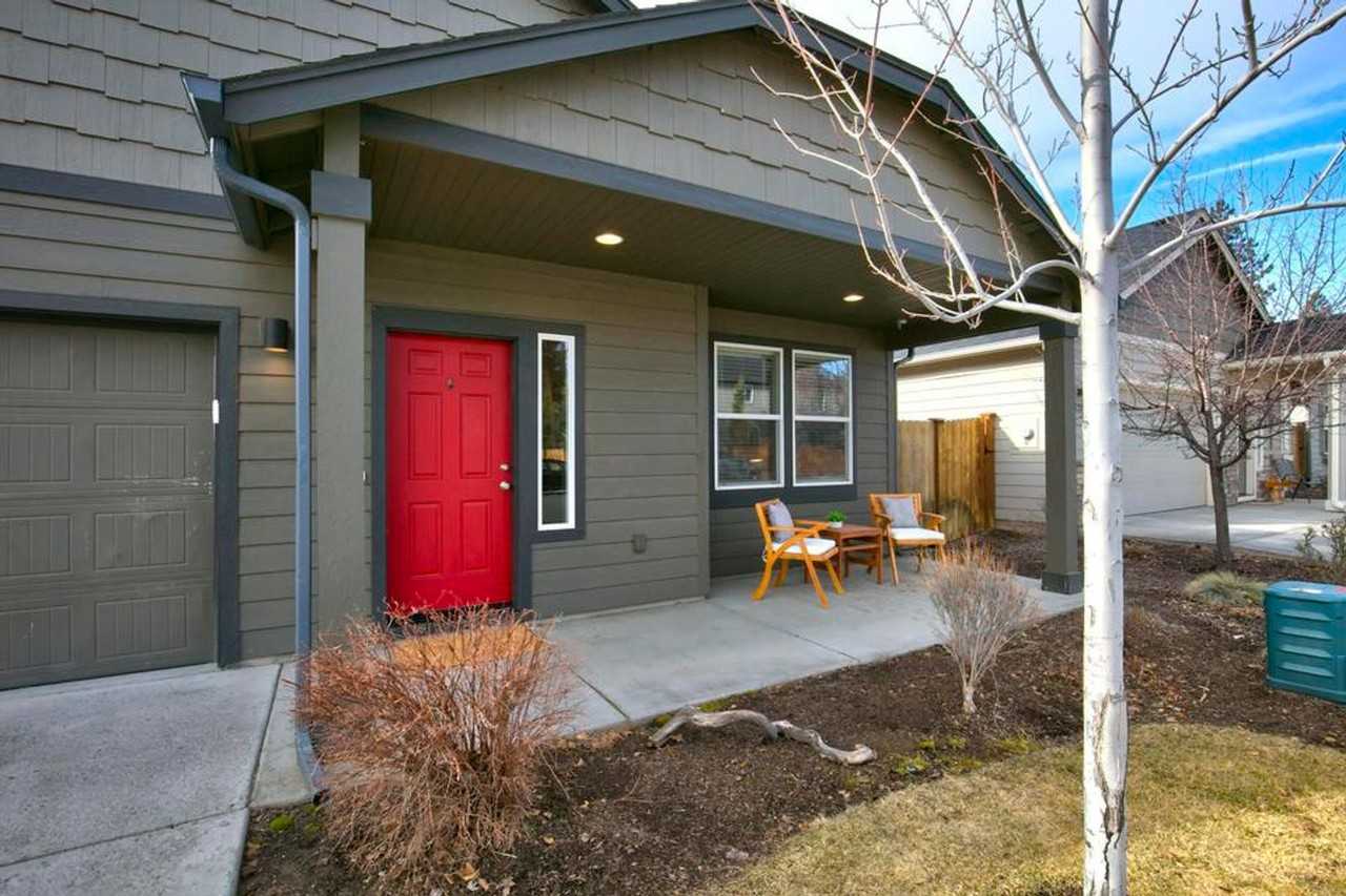1143 W Hill Ave - Photo 3 of 17