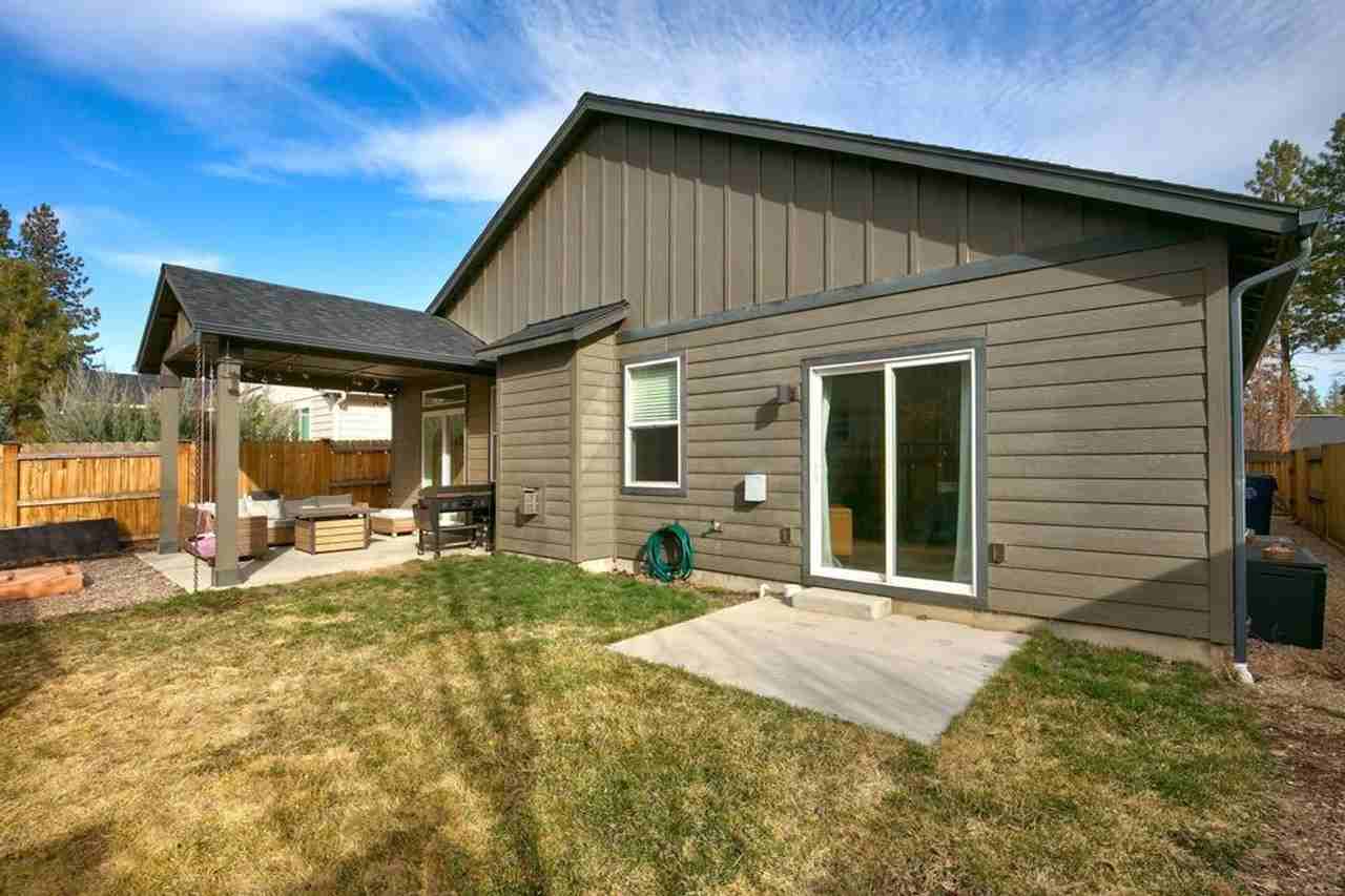 1143 W Hill Ave - Photo 4 of 17