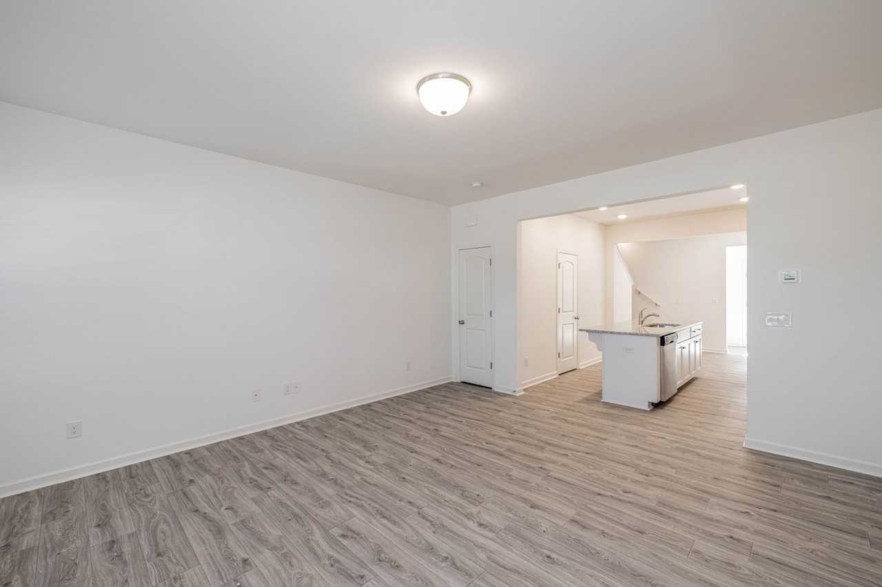 278 Banbury Ln - Photo 2 of 12