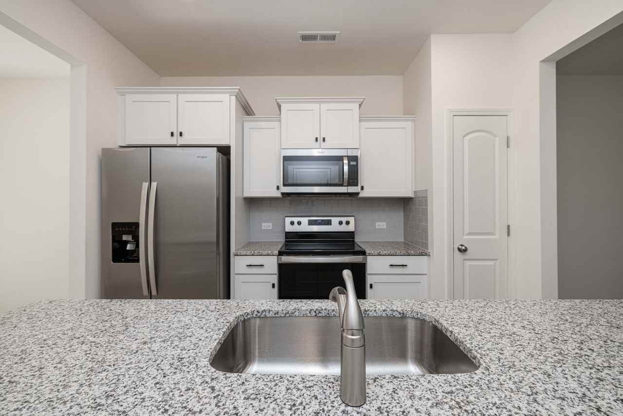 278 Banbury Ln - Photo 6 of 12