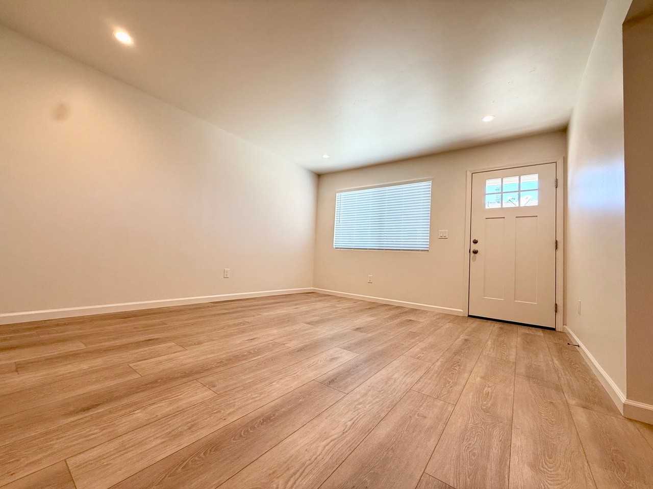9291 Earl St - Photo 2 of 19