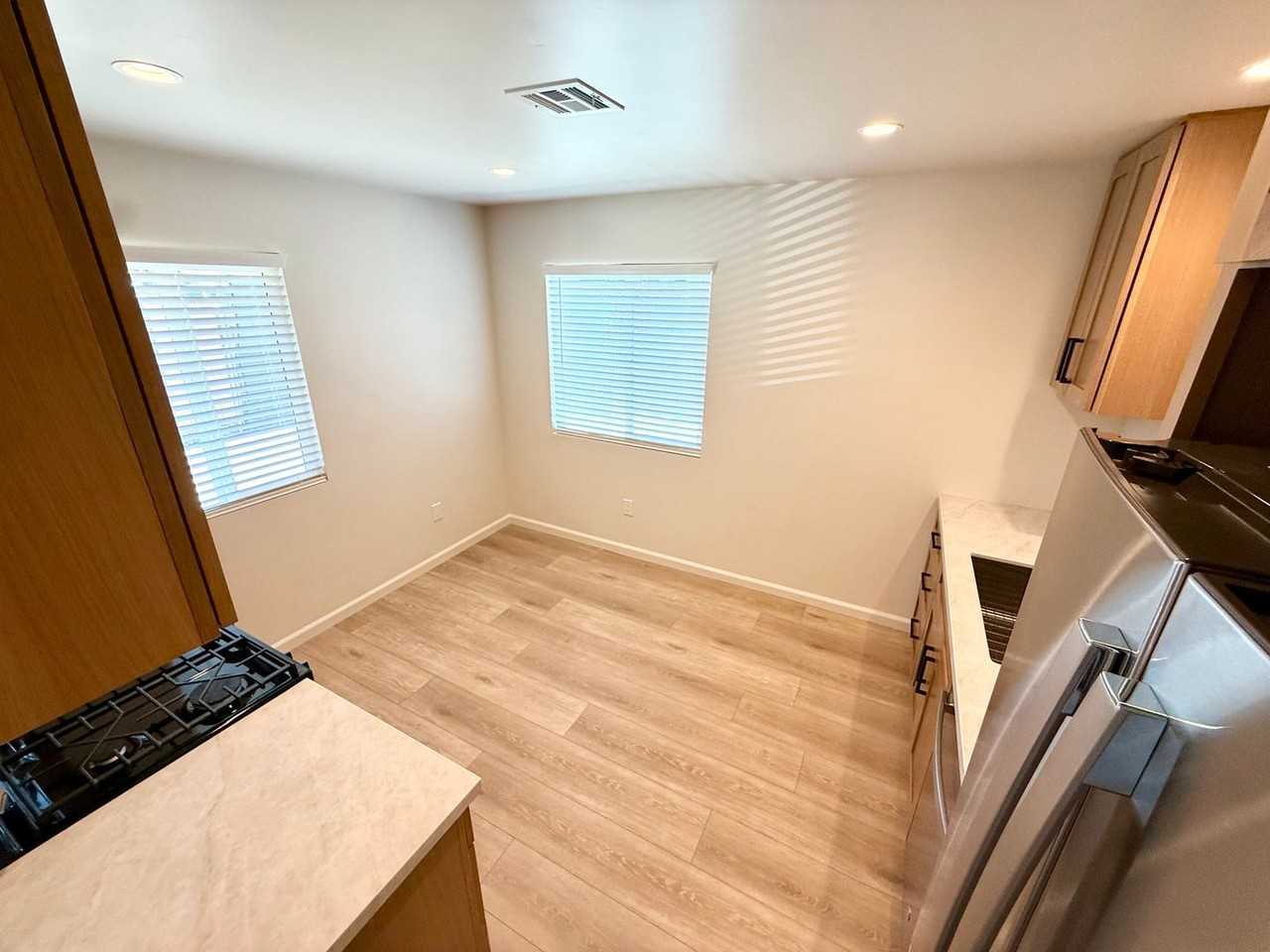 9291 Earl St - Photo 7 of 19