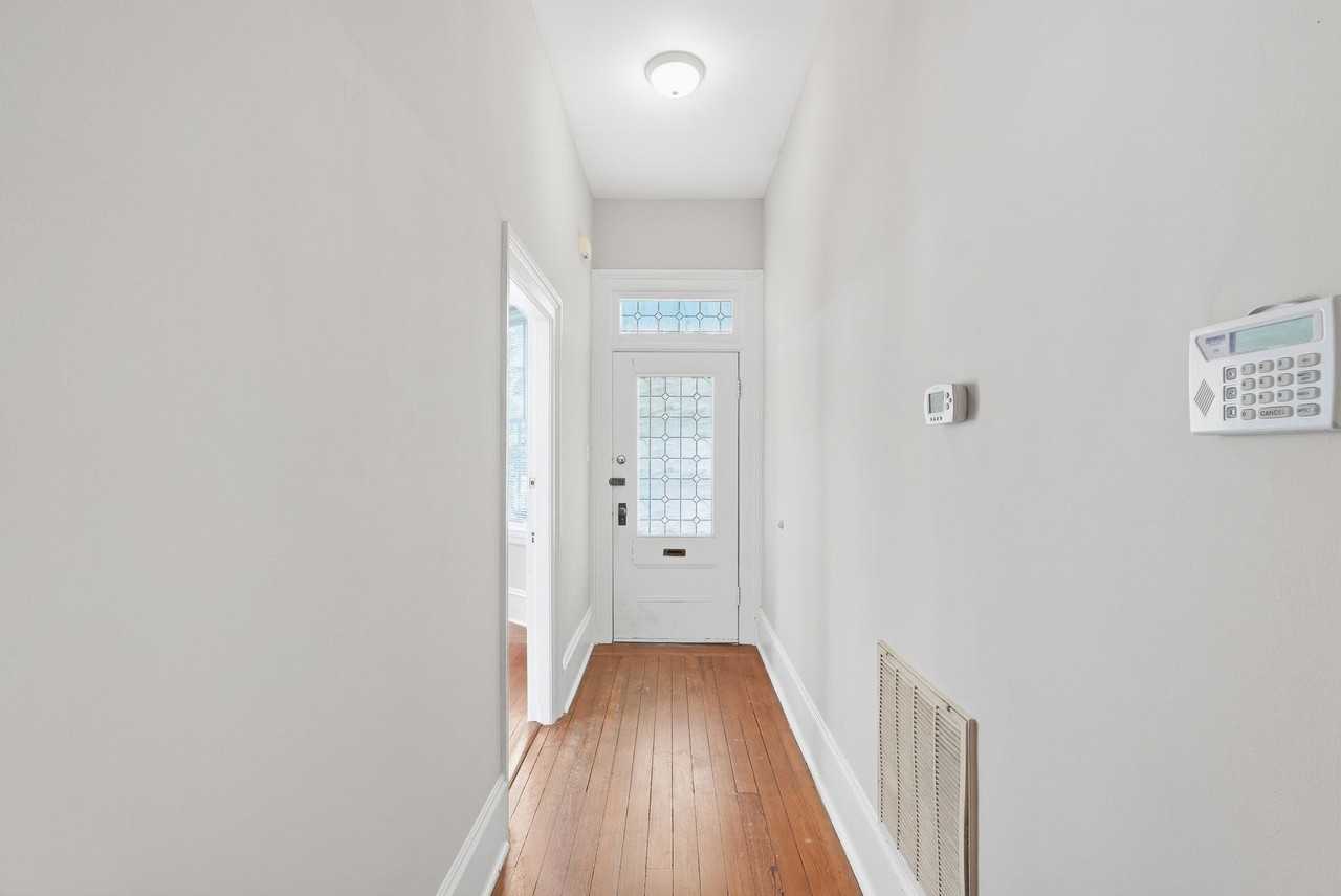 320 E 31st St - Photo 6 of 32