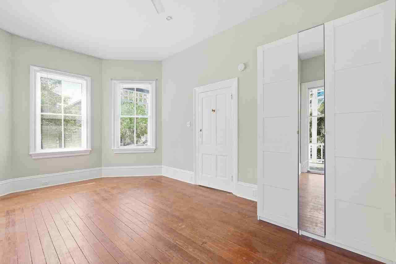 320 E 31st St - Photo 7 of 32