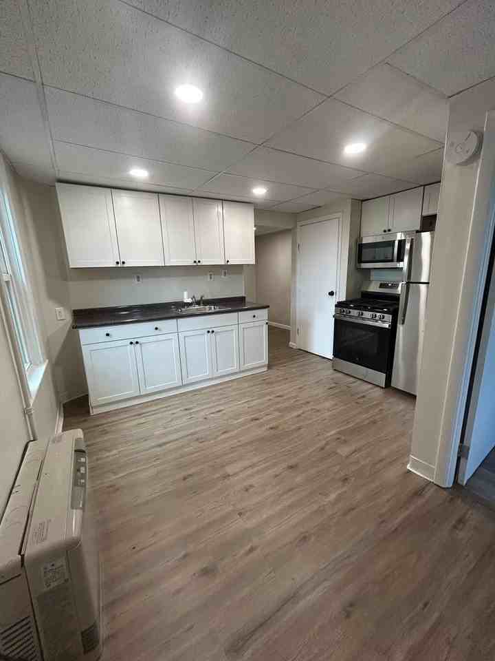 305 23rd St - Photo 6 of 15