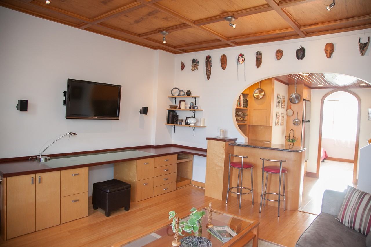 1020 Green Street #410 - Photo 3 of 10