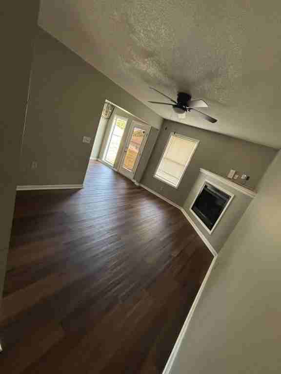 1923 S Arrowhead Ct - Photo 2 of 8