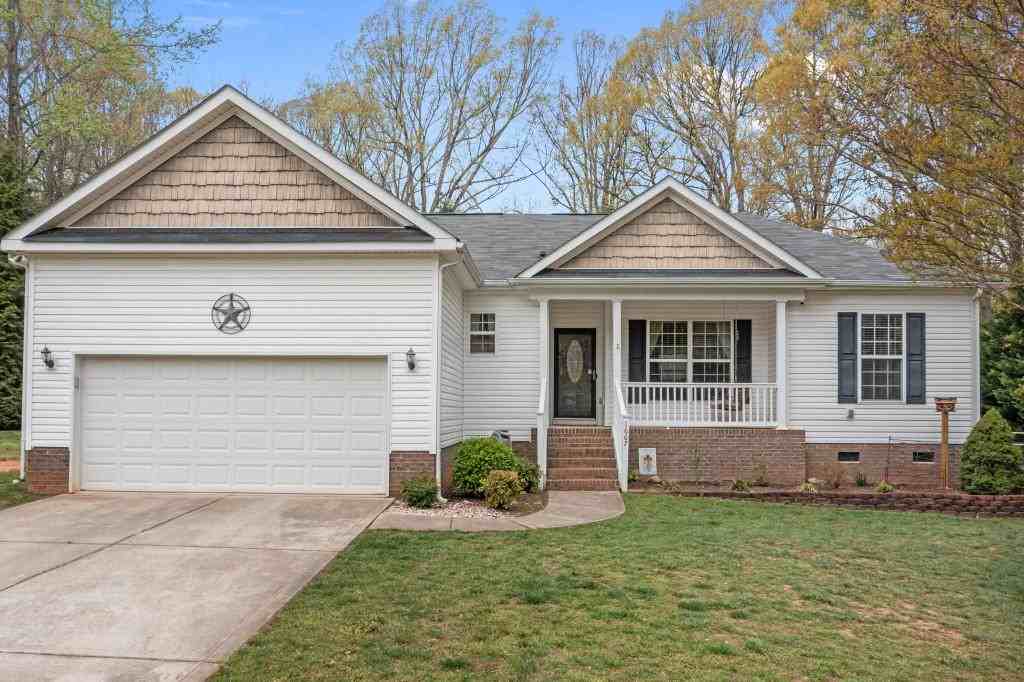 1667 Warwick Ct - Photo 3 of 48