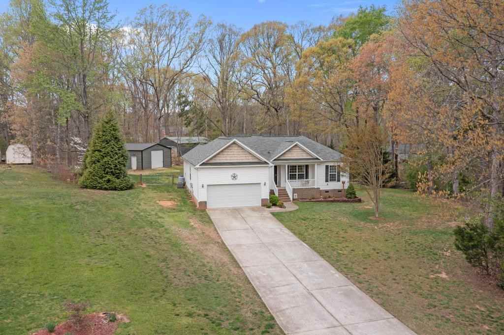 1667 Warwick Ct - Photo 5 of 48