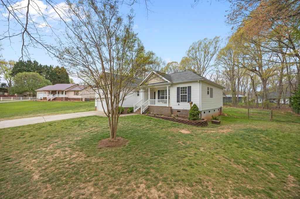 1667 Warwick Ct - Photo 7 of 48