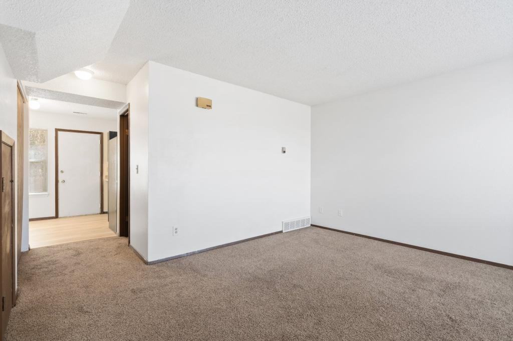 902 Hersinger Pl - Photo 2 of 12