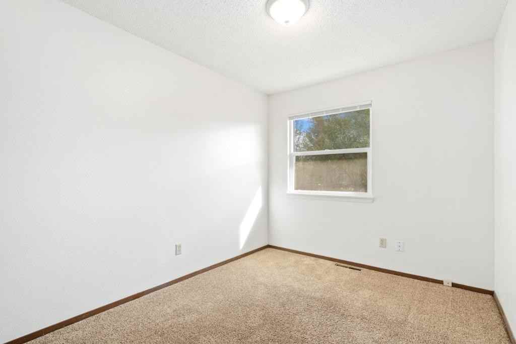 902 Hersinger Pl - Photo 5 of 12