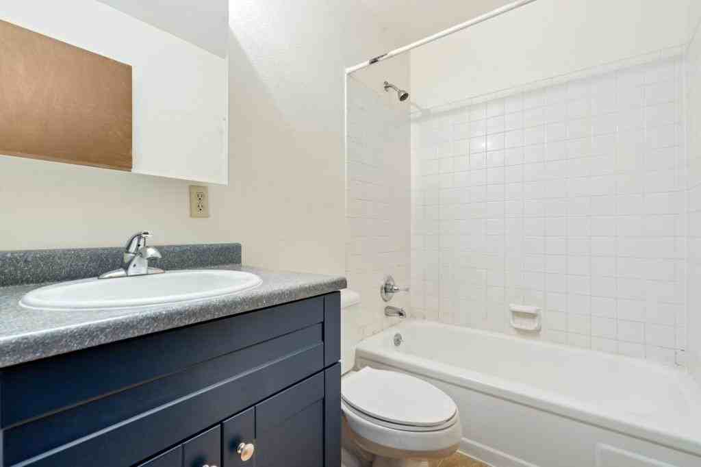 902 Hersinger Pl - Photo 6 of 12