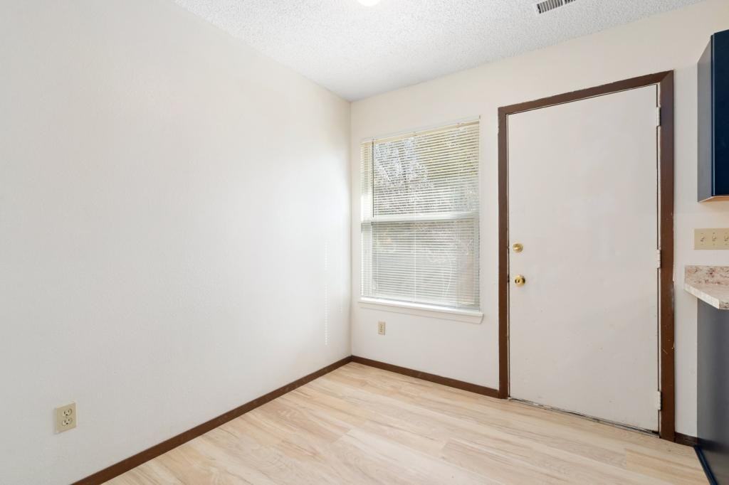 902 Hersinger Pl - Photo 7 of 12