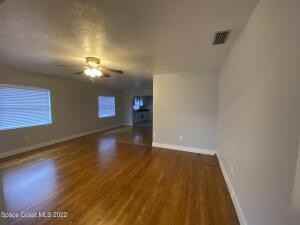1136 Indian River Ave - Photo 4 of 12