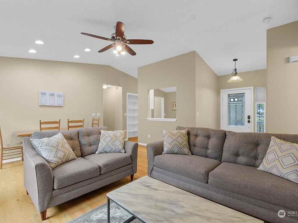 160 Balboa Loop - Photo 6 of 24