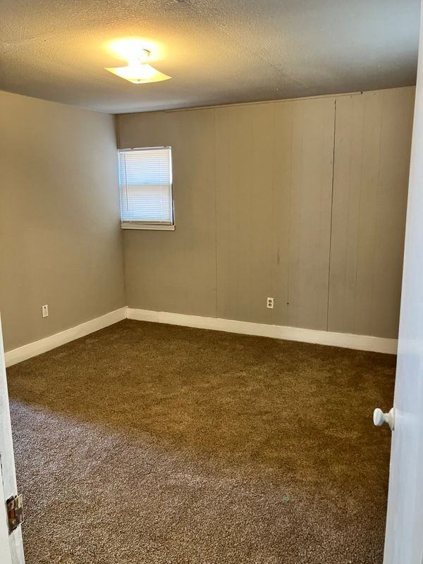 1628 Hamlin Ave - Photo 6 of 6