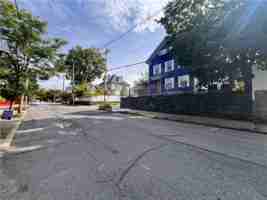 featured image of 121 Camp St ##1