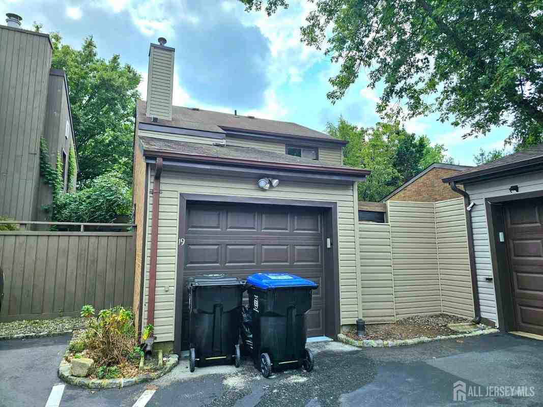 19 Sheffield Ct - Photo 2 of 24