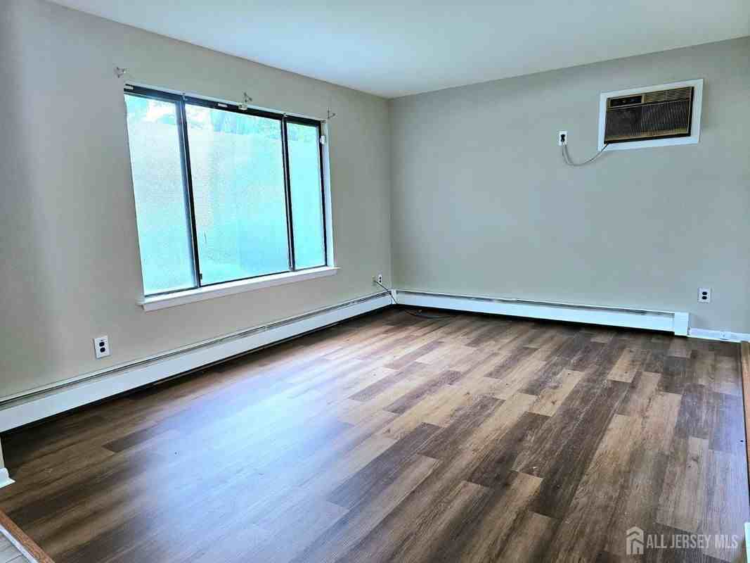 19 Sheffield Ct - Photo 3 of 24