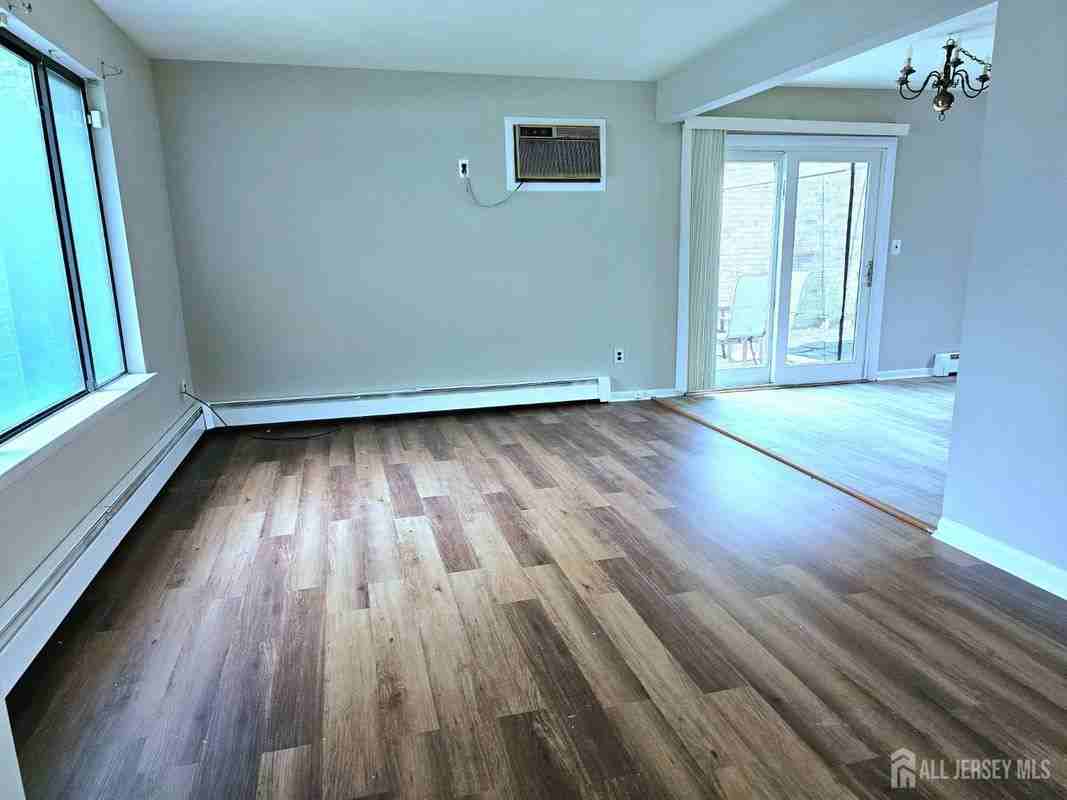 19 Sheffield Ct - Photo 4 of 24