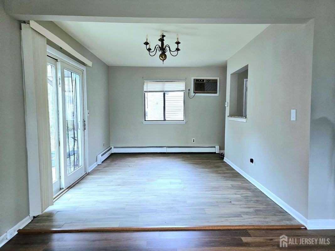 19 Sheffield Ct - Photo 5 of 24