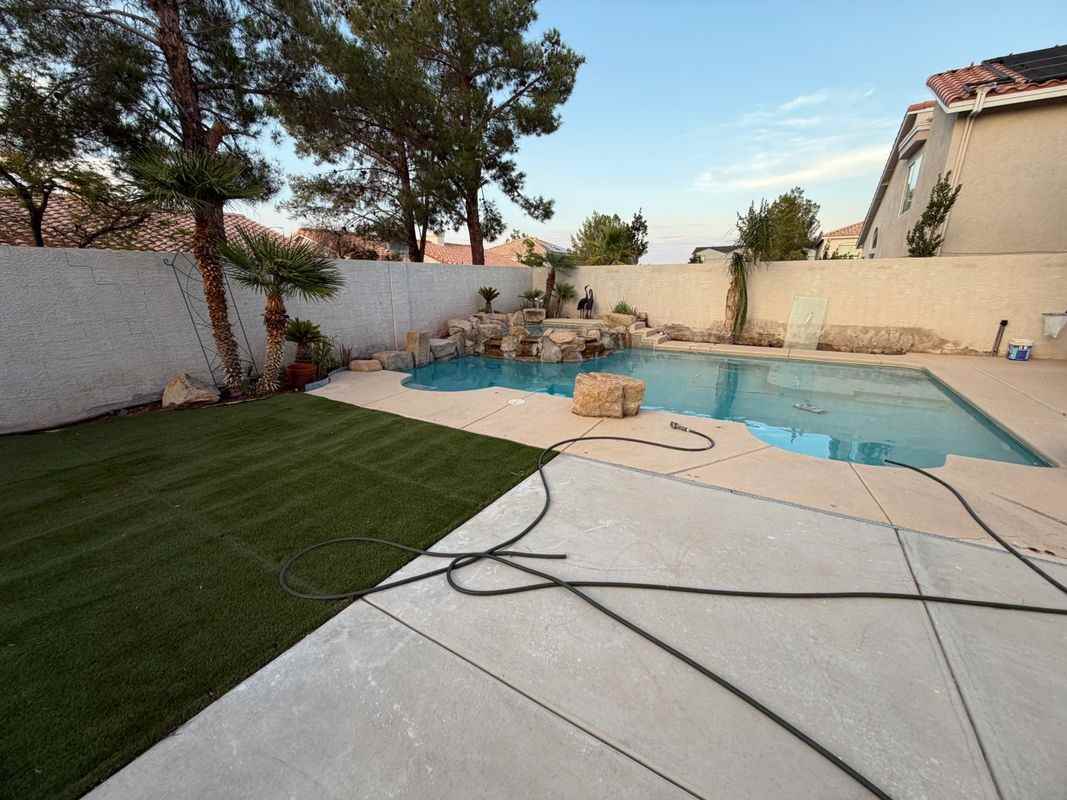 8505 Raindrop Canyon Ave - Photo 2 of 4