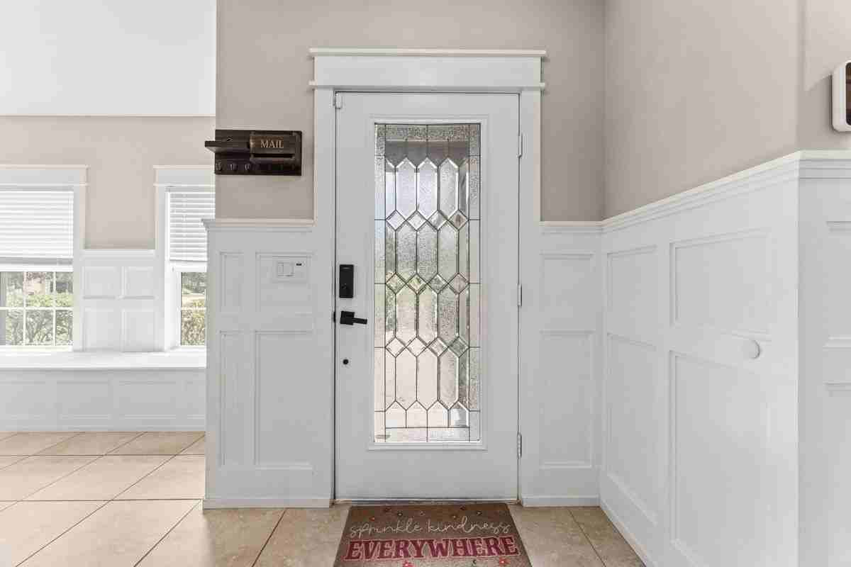 553 Trymore Dr Se - Photo 3 of 37