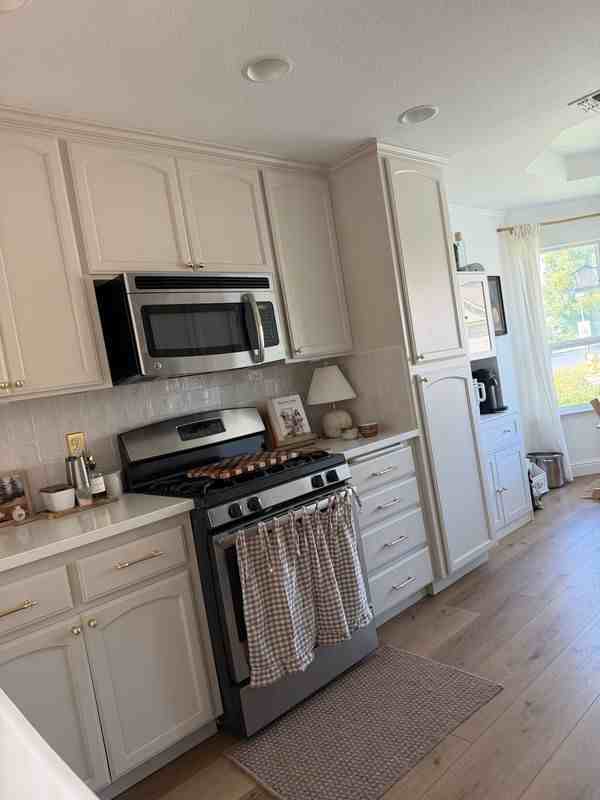 2563 Eileen Ave - Photo 4 of 10
