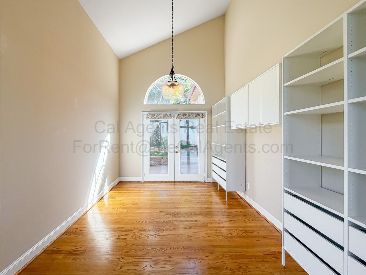 6053 Skyline Blvd - Photo 3 of 38
