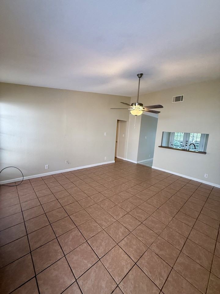 10805 Lanshire Dr #B - Photo 6 of 19