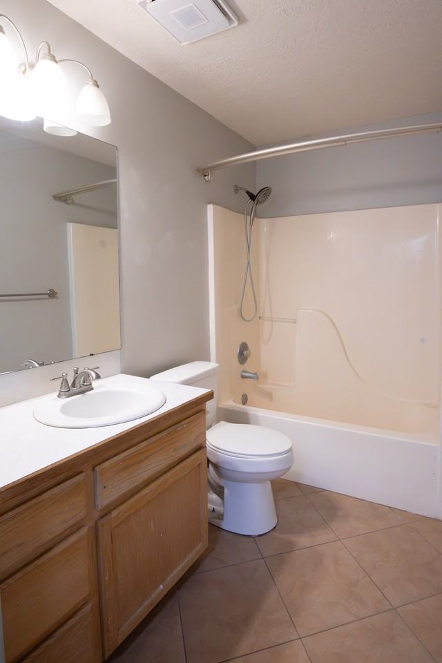 240 Ws - Photo 5 of 20