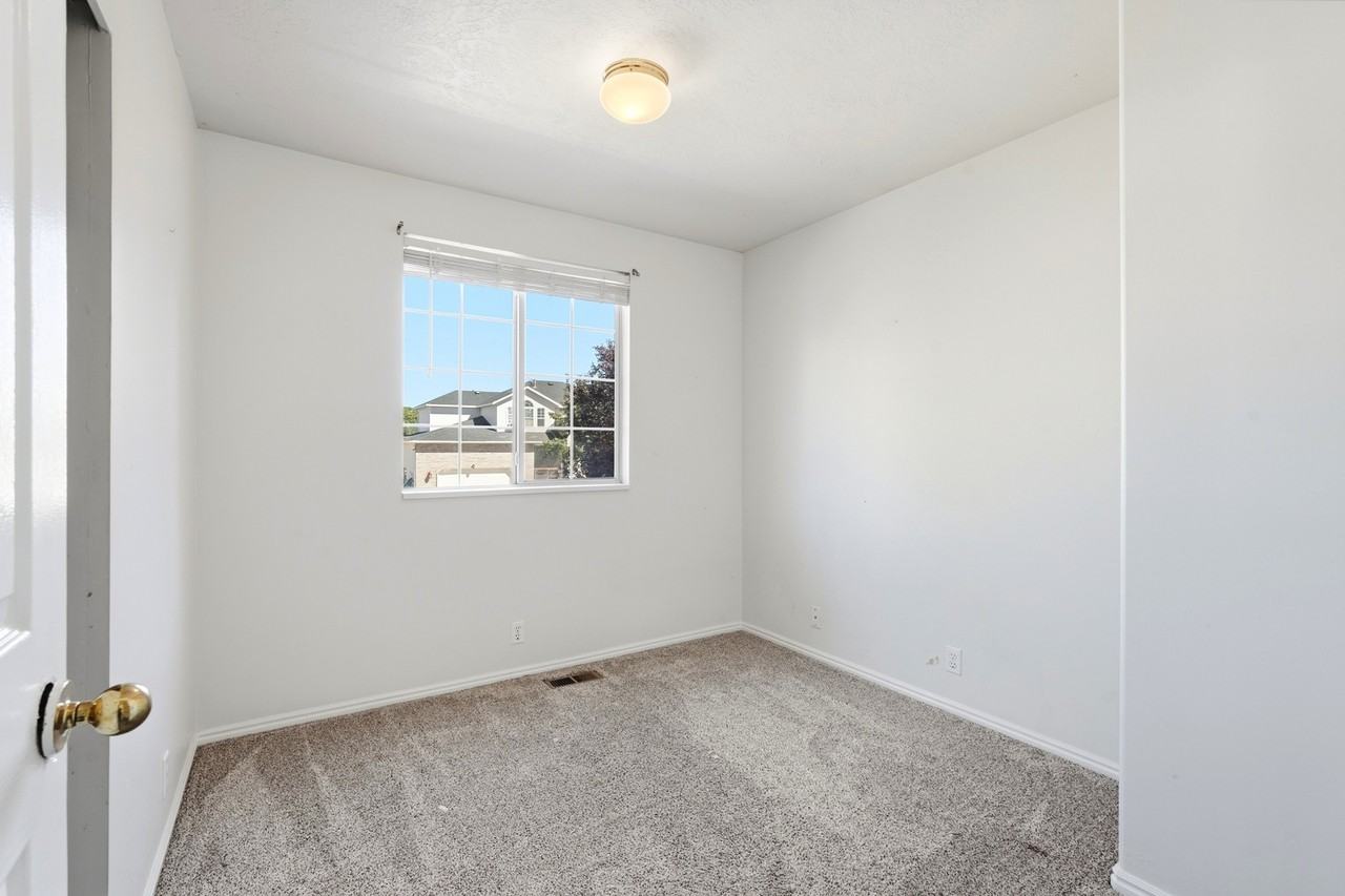2015 Katies Way - Photo 2 of 31
