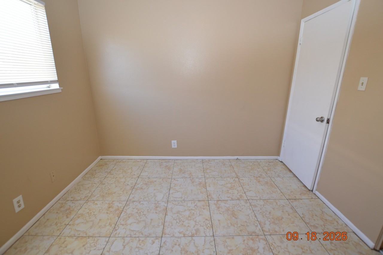 617 Vincent Way - Photo 3 of 26