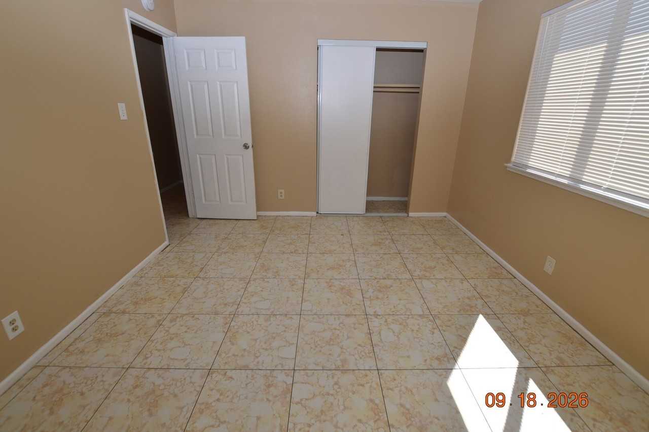 617 Vincent Way - Photo 5 of 26