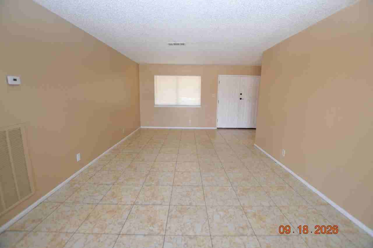 617 Vincent Way - Photo 6 of 26